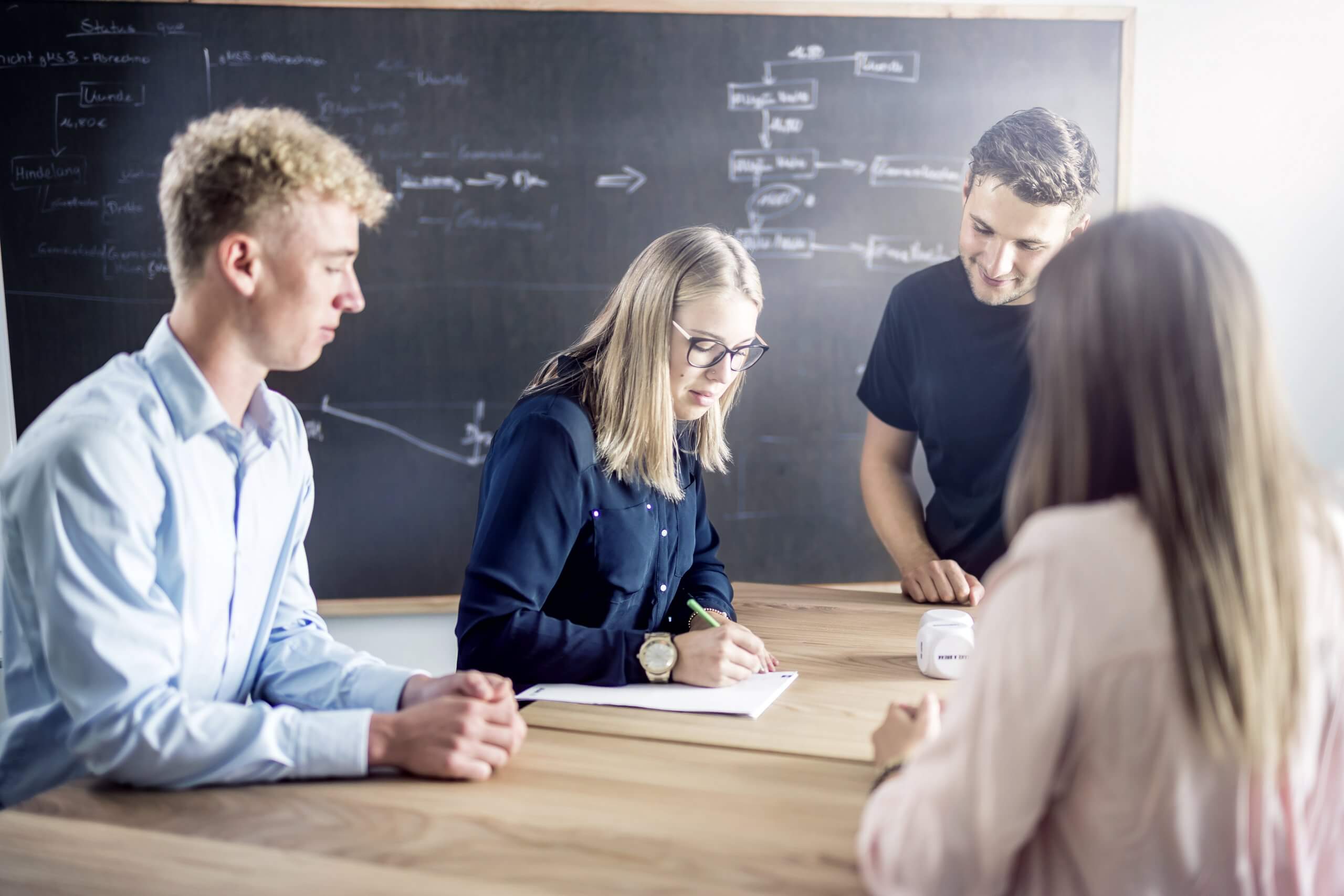 Schüler lernen gemeinsam