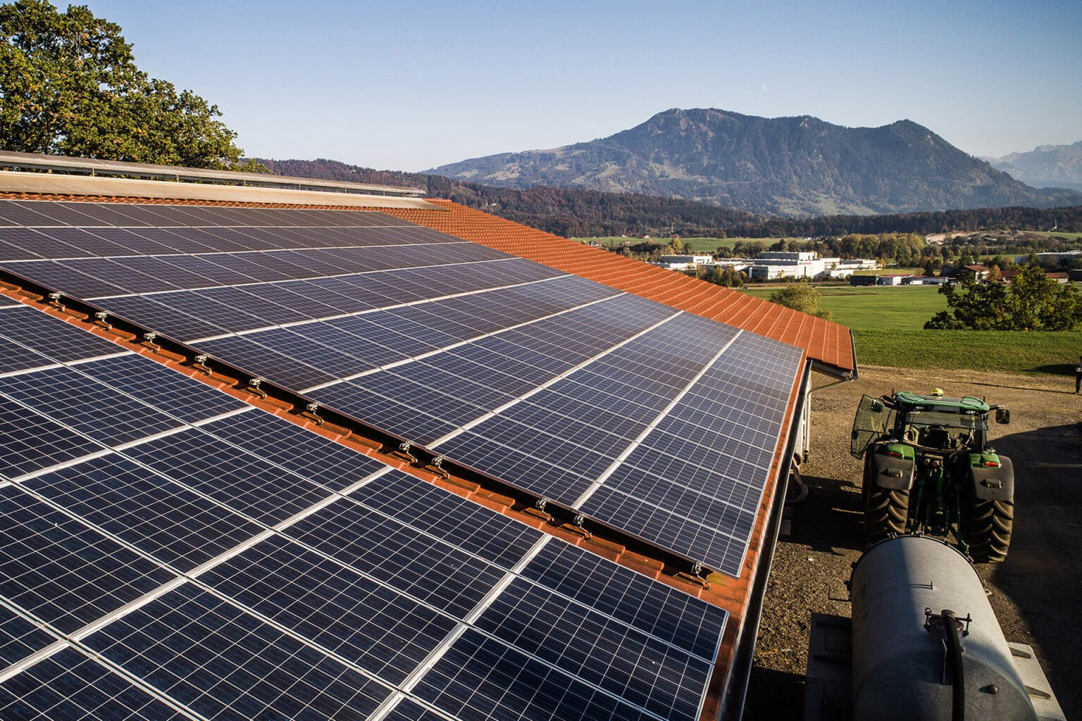 Bauernhof mit Photovoltaikanlage
