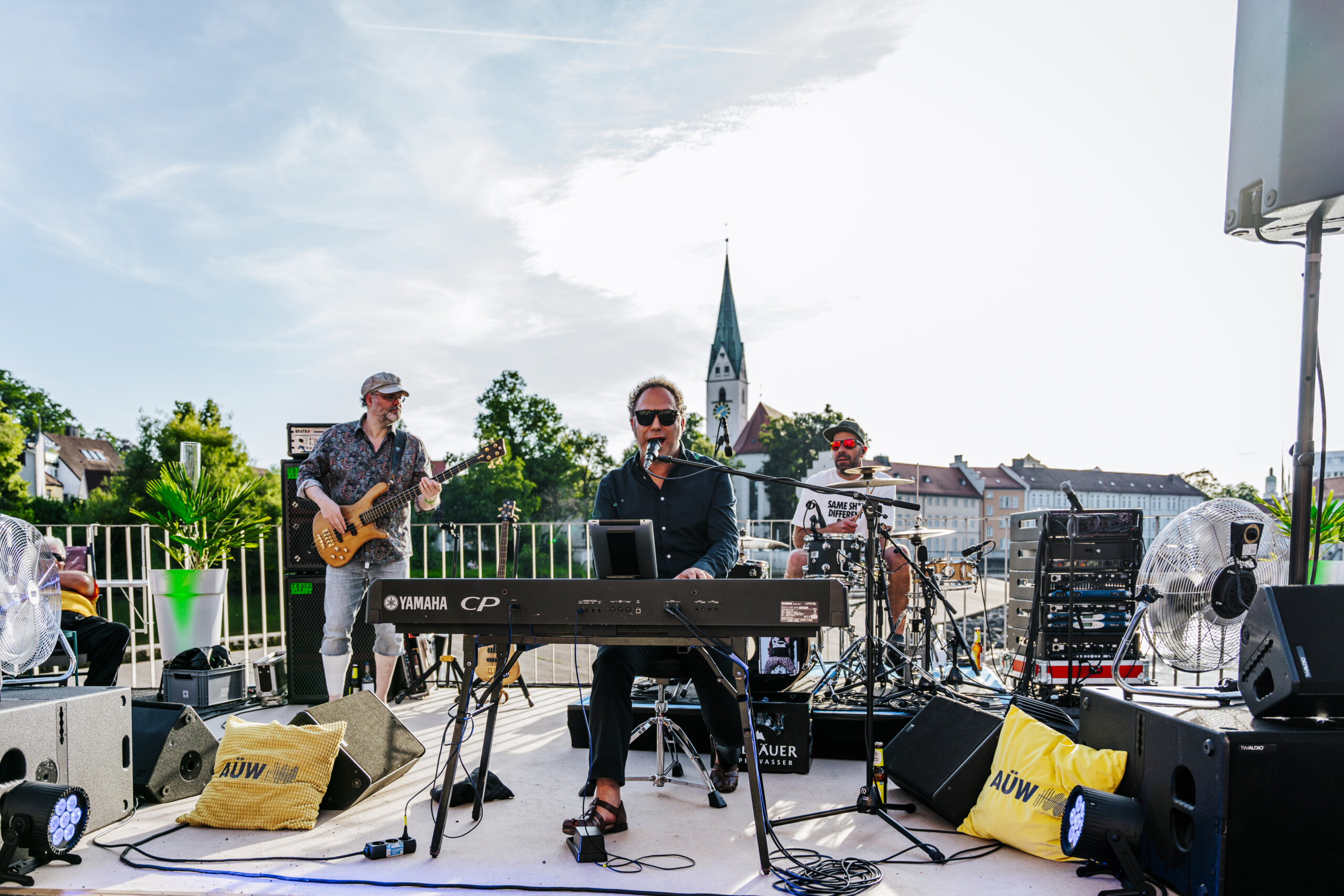Band spielt Musik