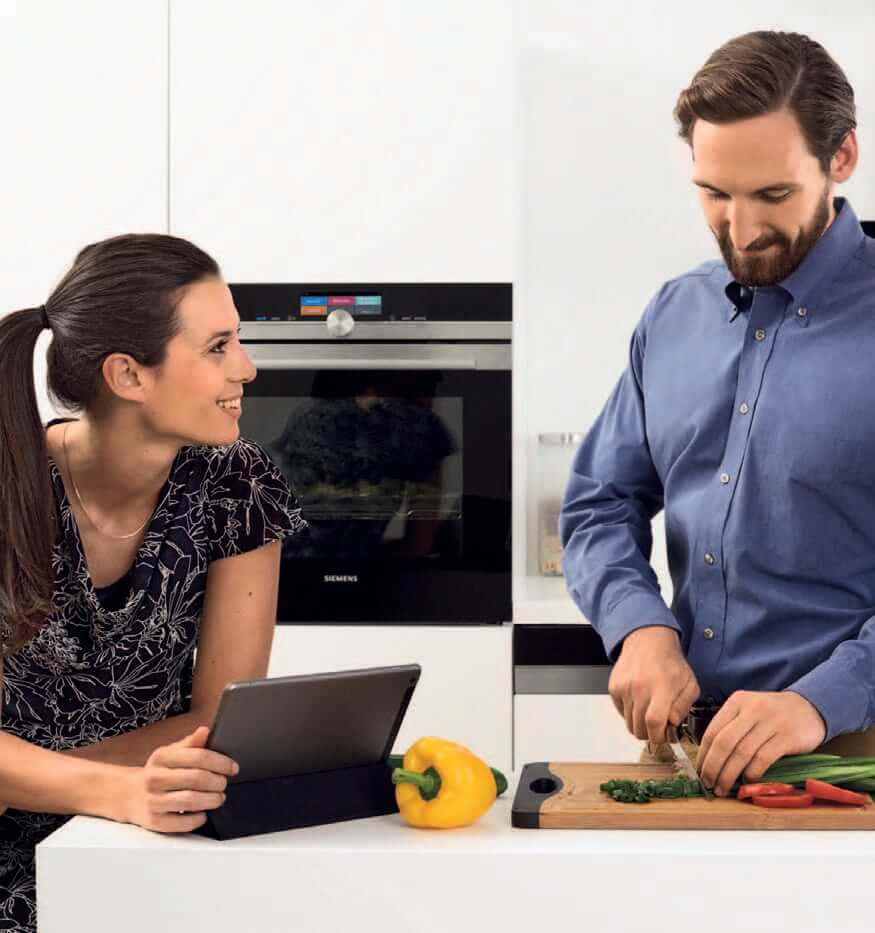 Paar kocht in der Küche